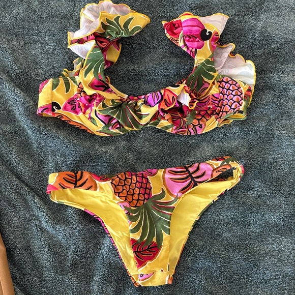 Farm Rio Bikini - Picture 1 of 5